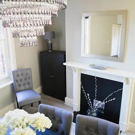 Valley Road, Fabulous 4 Bedroom House