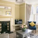 Valley Road, Fabulous 4 Bedroom House Holiday home